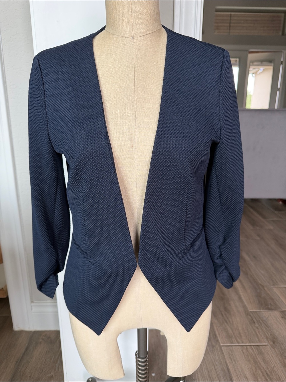 🛍️Women’s Navy Blazer🛍️ size Medium